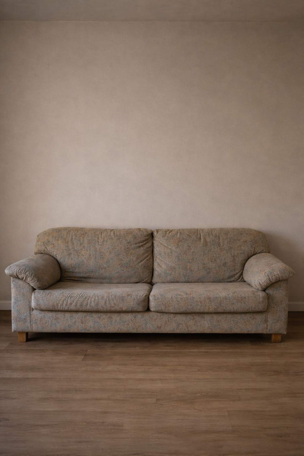 Salón antes de la reforma en Barcelona